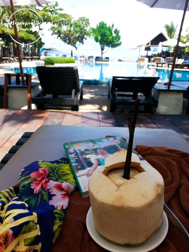 kookosvesi_altaalla-123302