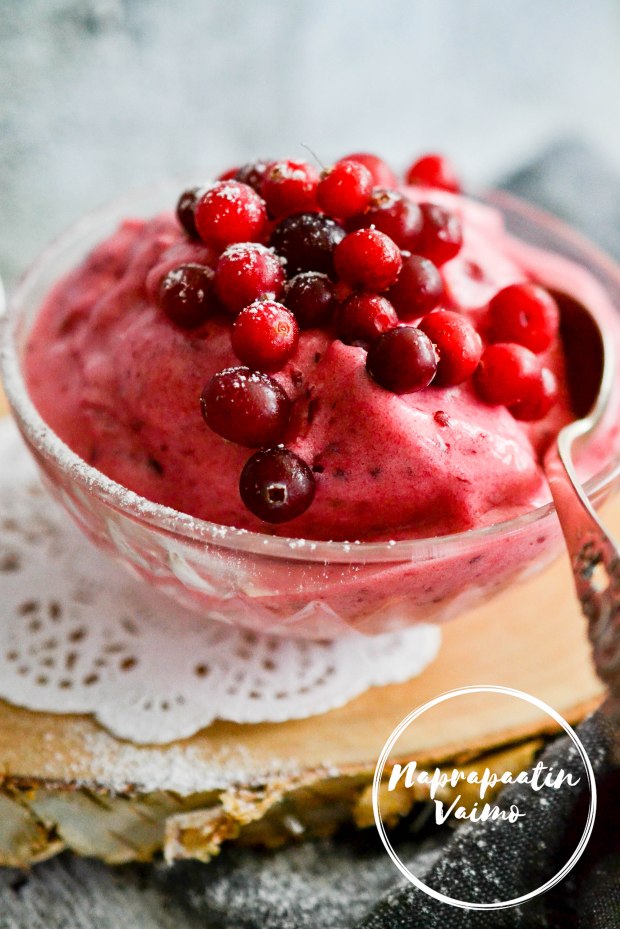 Maidoton_jaatelo_karpalosta_l-1